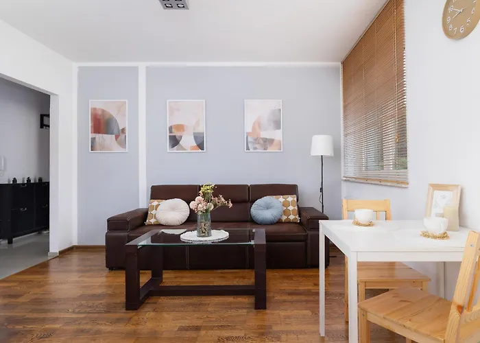 Stylowy Apartament Z Oddzielna Sypialnia Niedaleko Centrum Chorzowa By Noclegi Renters
